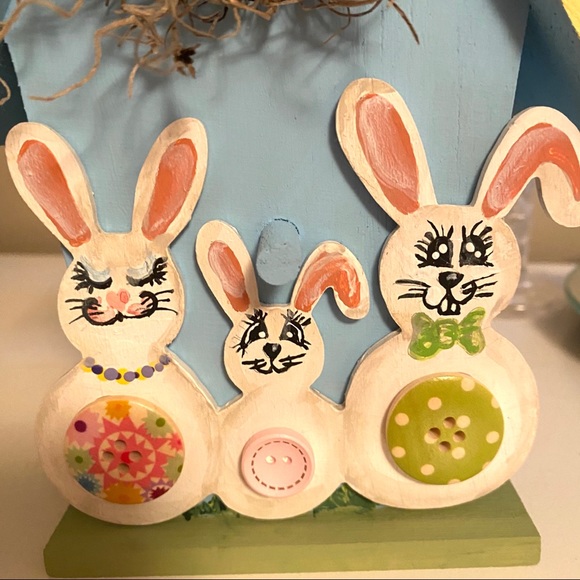 Handcrafted/hand painted Birdhouse “Hoppy Easter”’ - Picture 2 of 11